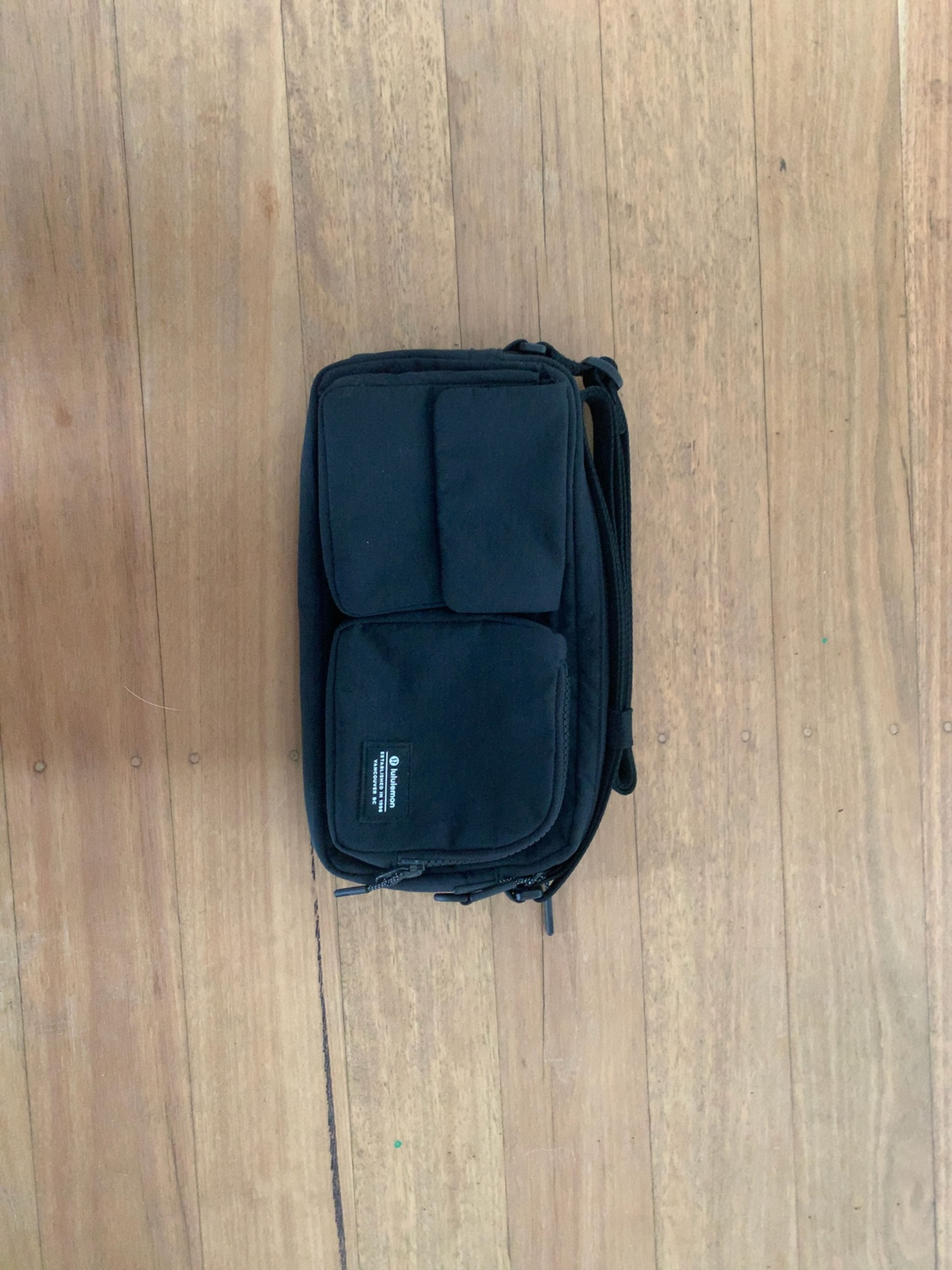 Lululemon Multi-Pocket Crossbody Bag 2.5L