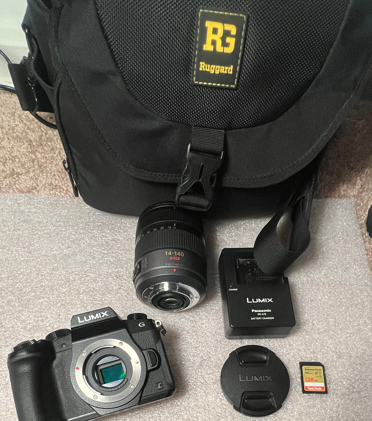 Panasonic Lumix DMC-G85 Mirrorless Camera with 14-140mm Lens works perfectly