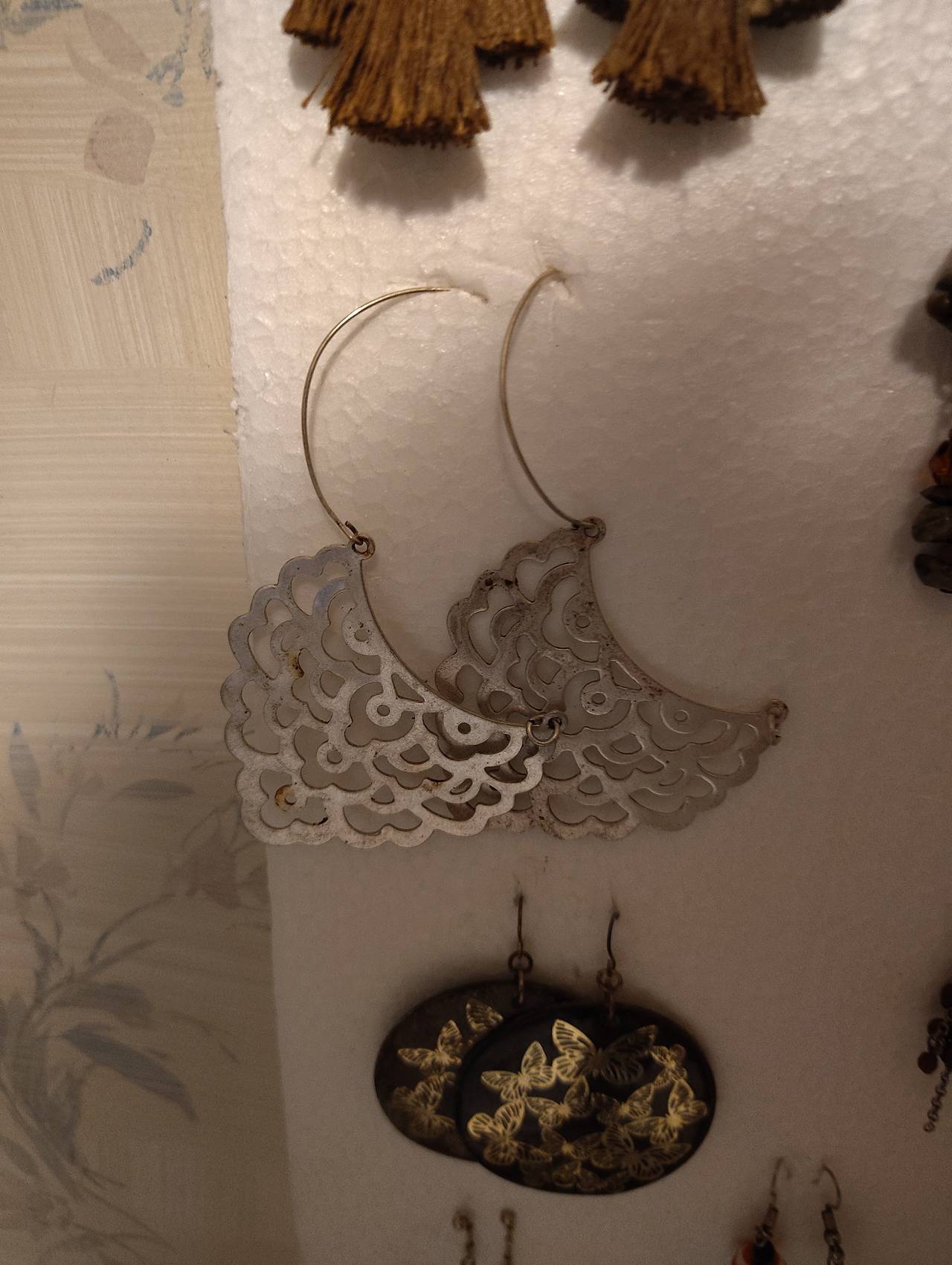 Silver Tone Filigree Fan Hoop Earrings