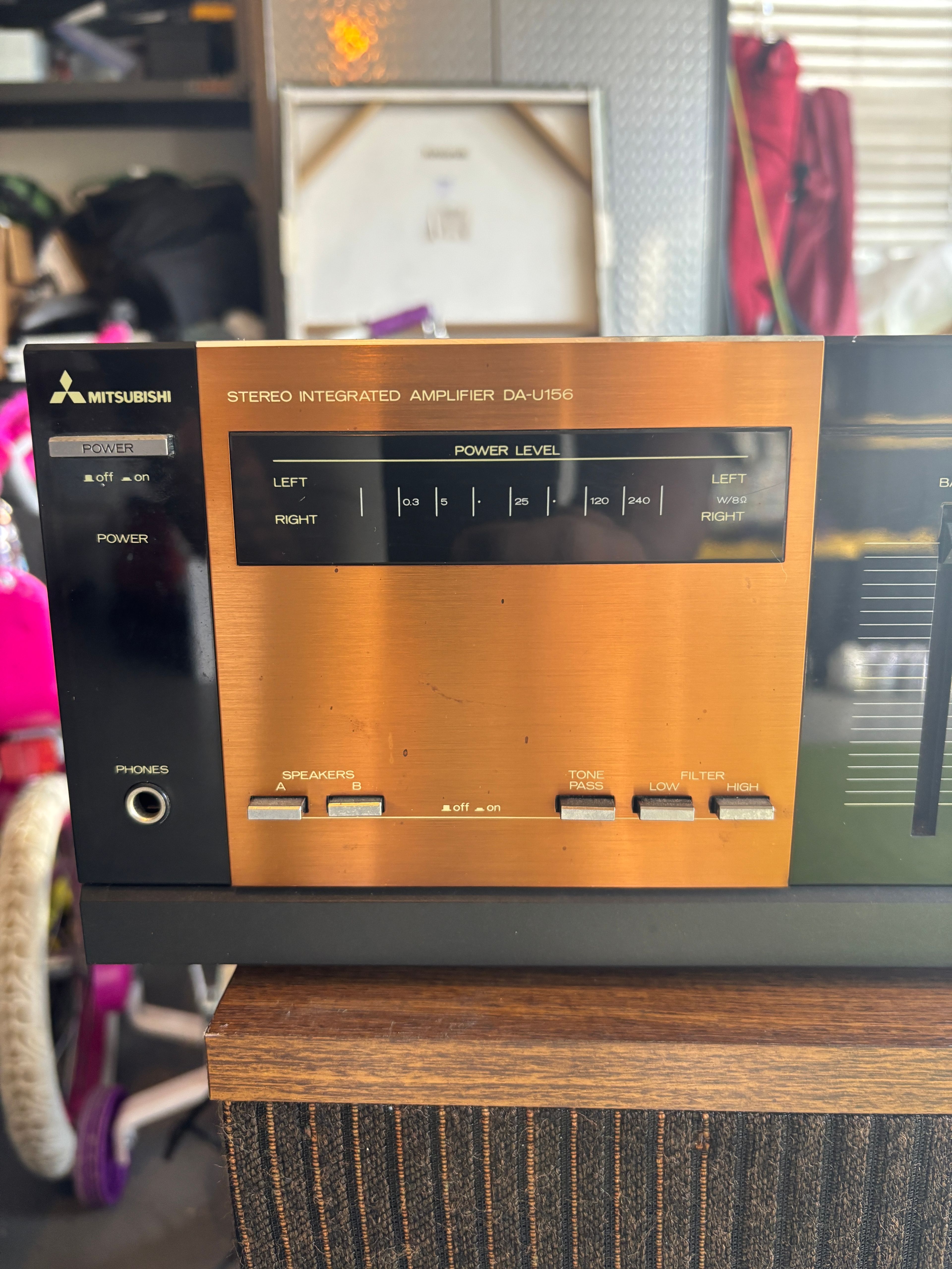 Mitsubishi DA-U156 Stereo Integrated Amplifier - Image 7