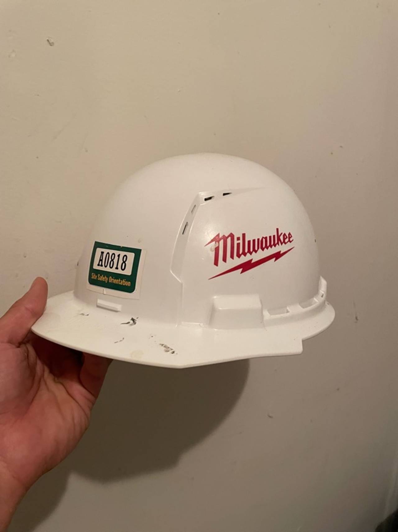Milwaukee BOLT White Full Brim Vented Hard Hat (Type 1 Class E)