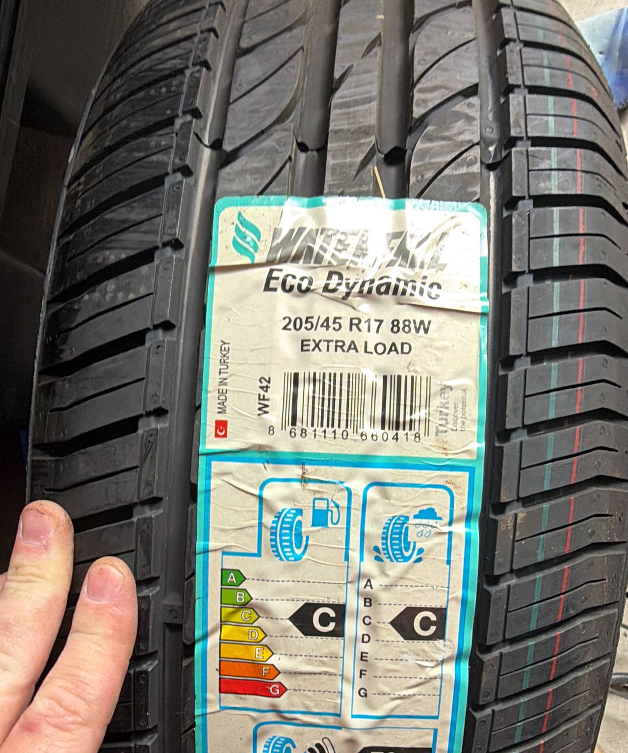 Waterfall Eco Dynamic 205/45 R17 88W XL Tire