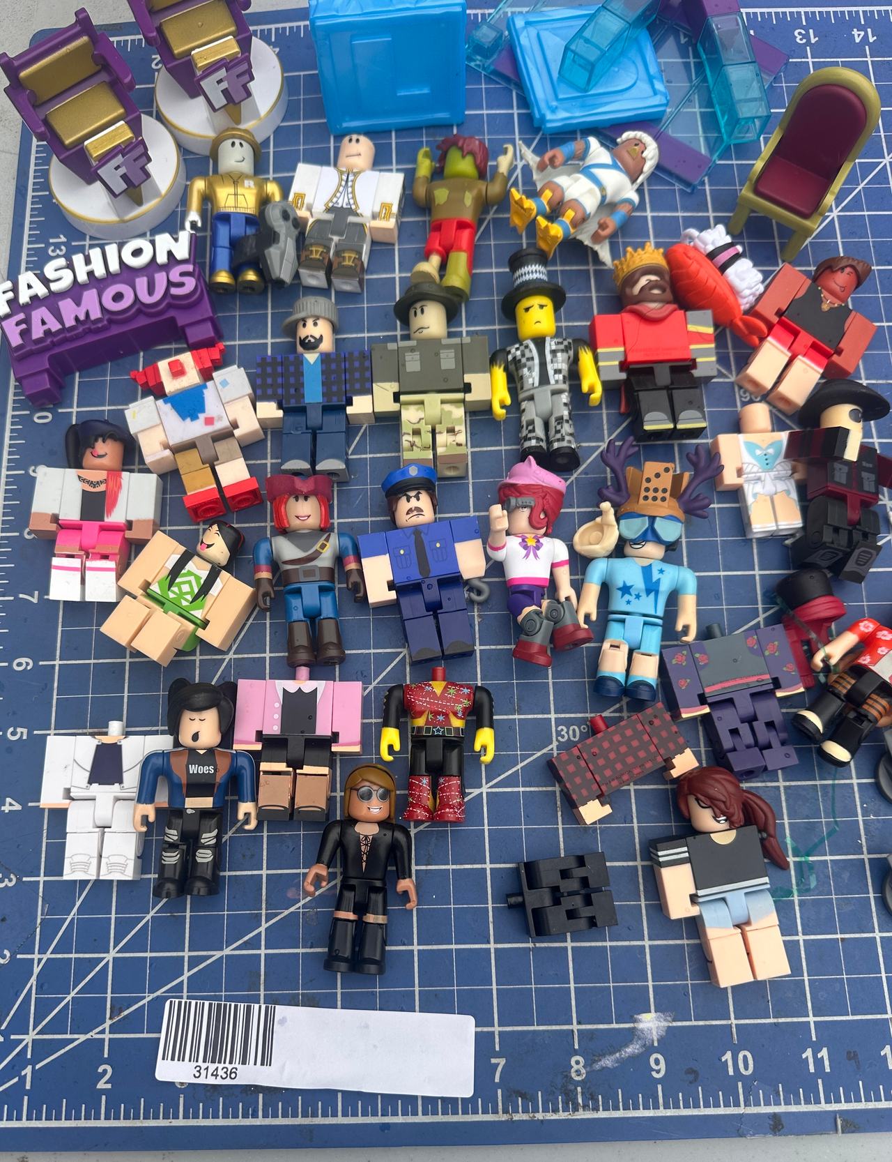 Roblox Action Action Figure accessories Collection Lot 25+ pcs 162-36