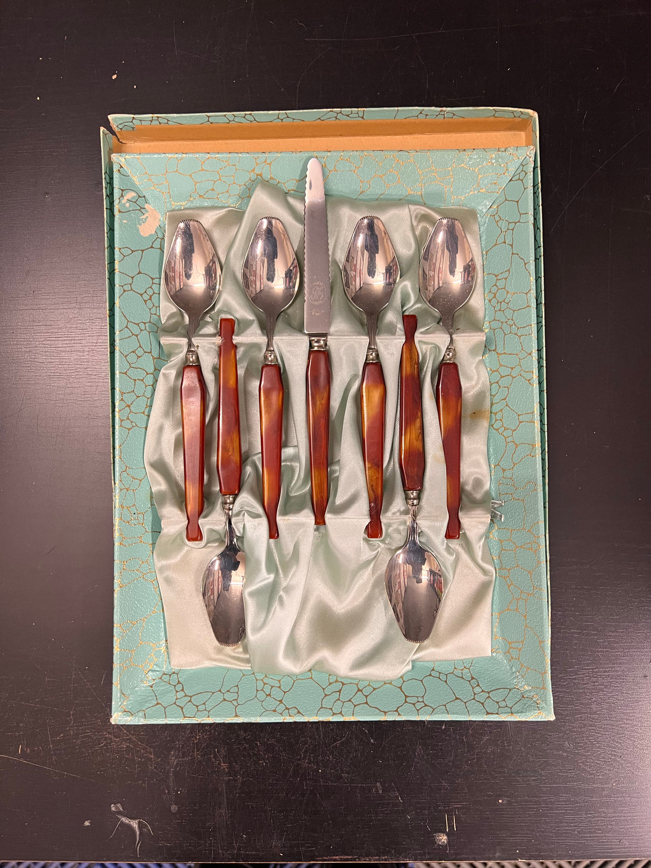Vintage Glo-Hill Bakelite Handle Flatware Set