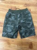 Lululemon Men's Camo Athletic Shorts size M - Image 3