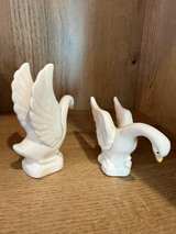 Vintage Ceramic Swan Figurines Pair - Image 5