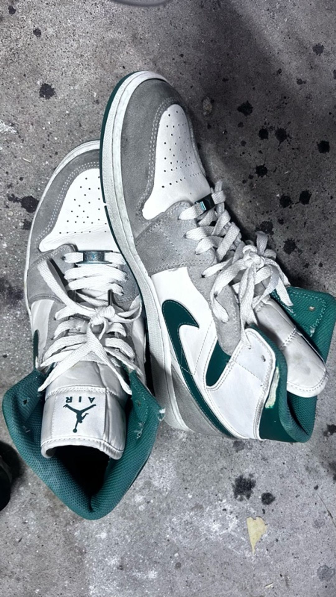 Nike Air Jordan 1 Mid SE Gray Pine Green