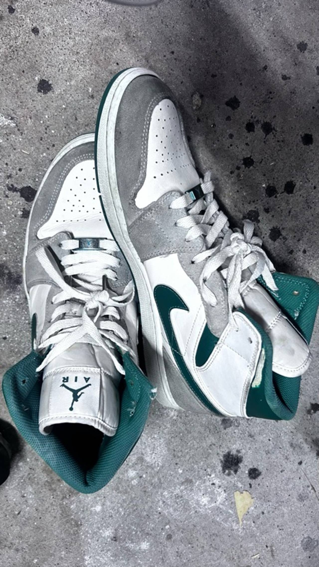 Nike Air Jordan 1 Mid SE Gray Pine Green