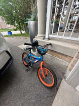 Hot Wheels Kids Bike - Image 1
