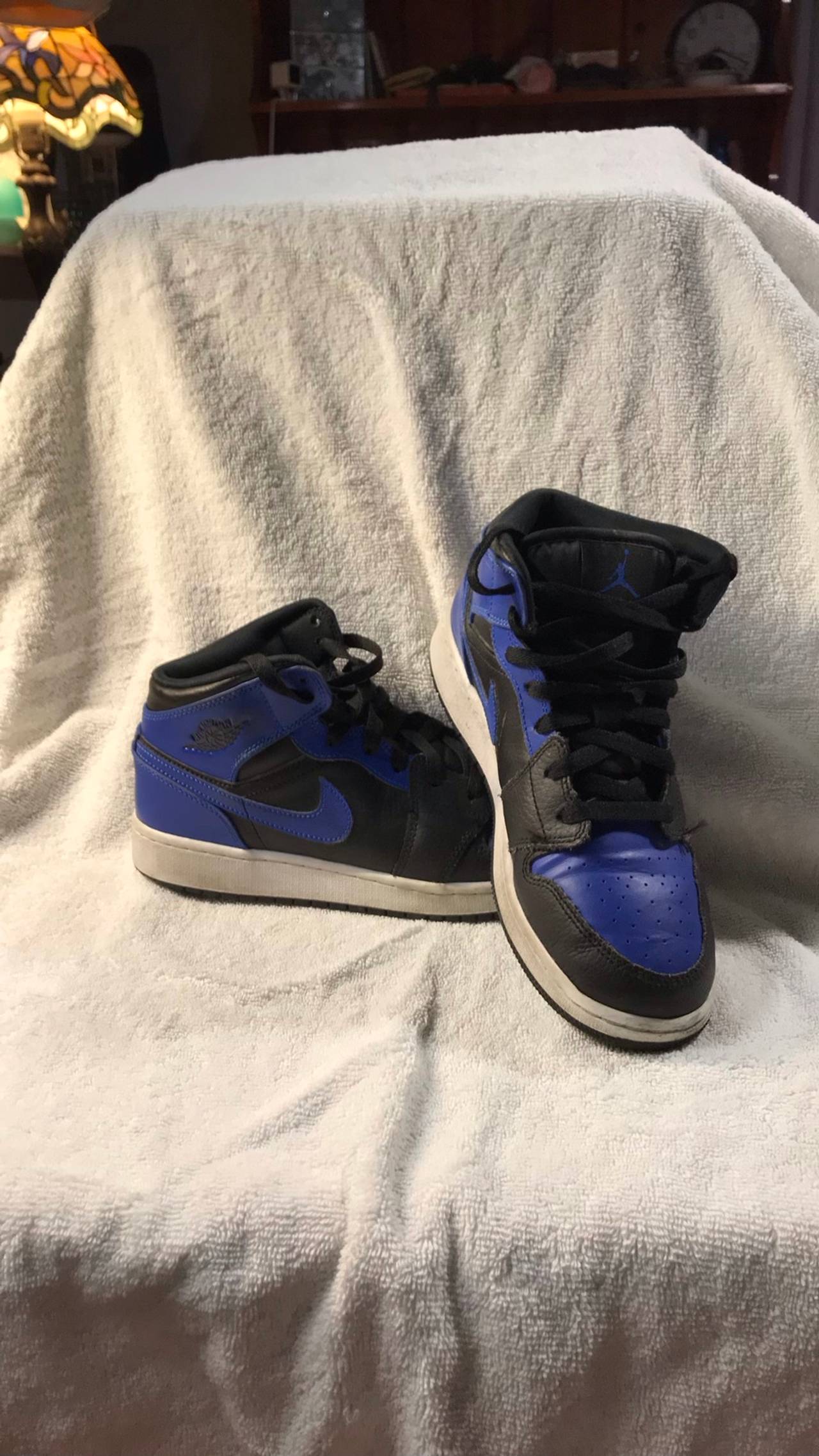 Air Jordan 1 Mid Hyper Royal (GS)