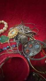 Assorted Costume Jewelry Lot - Image 7