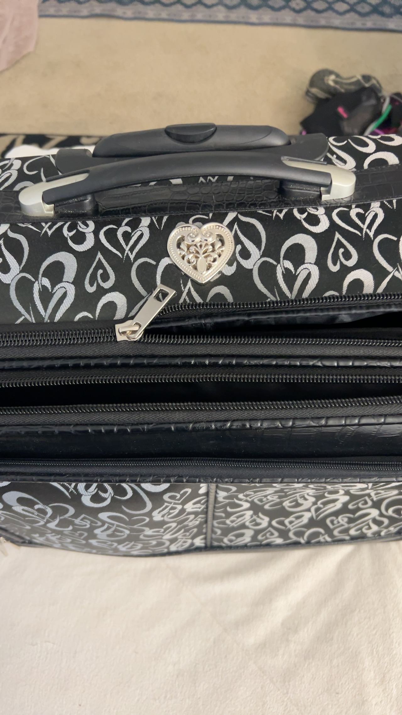 Bebe Carissa 21" Expandable Spinner Carry-On Luggage Black