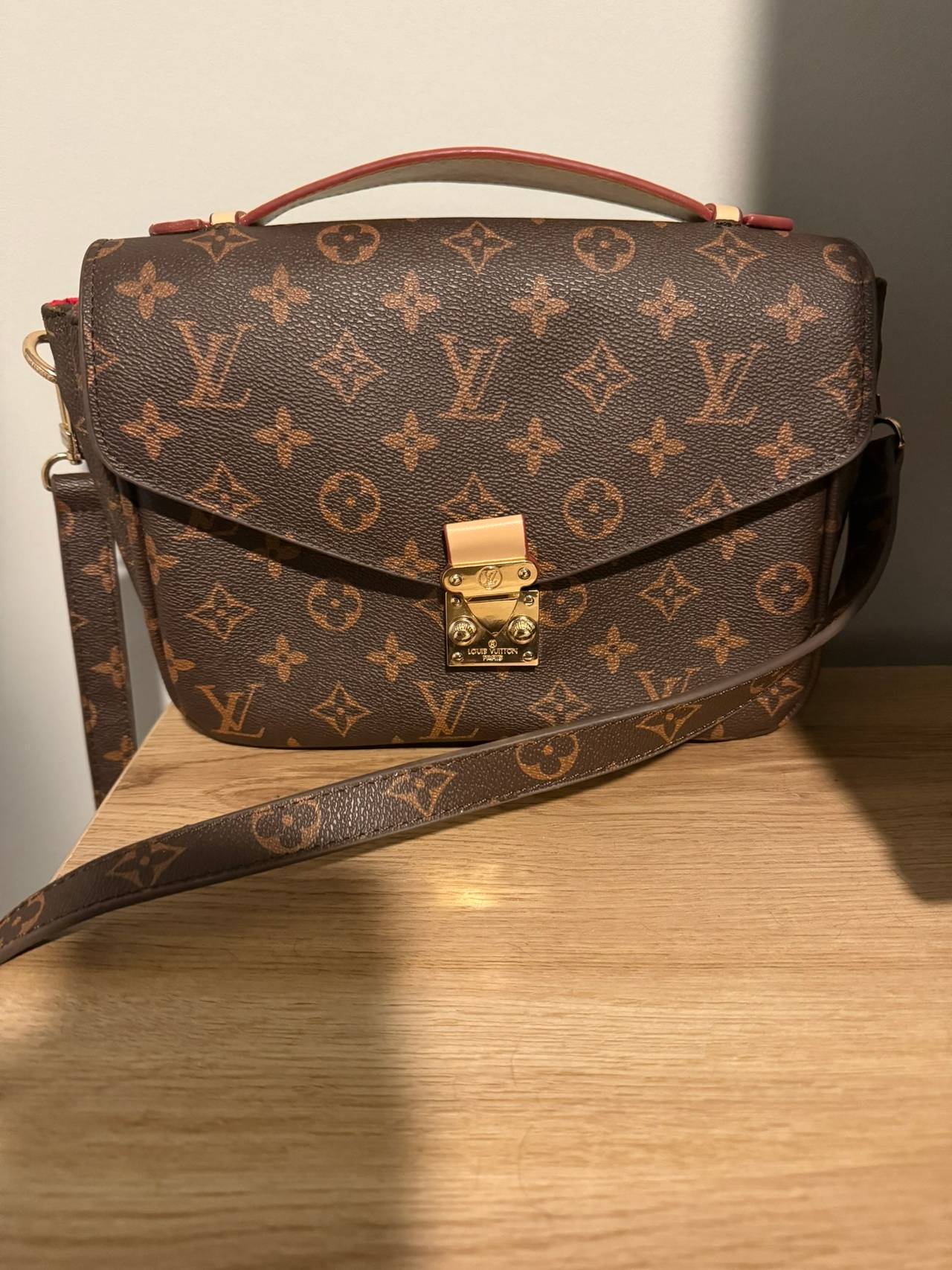 Louis Vuitton Pochette Métis
