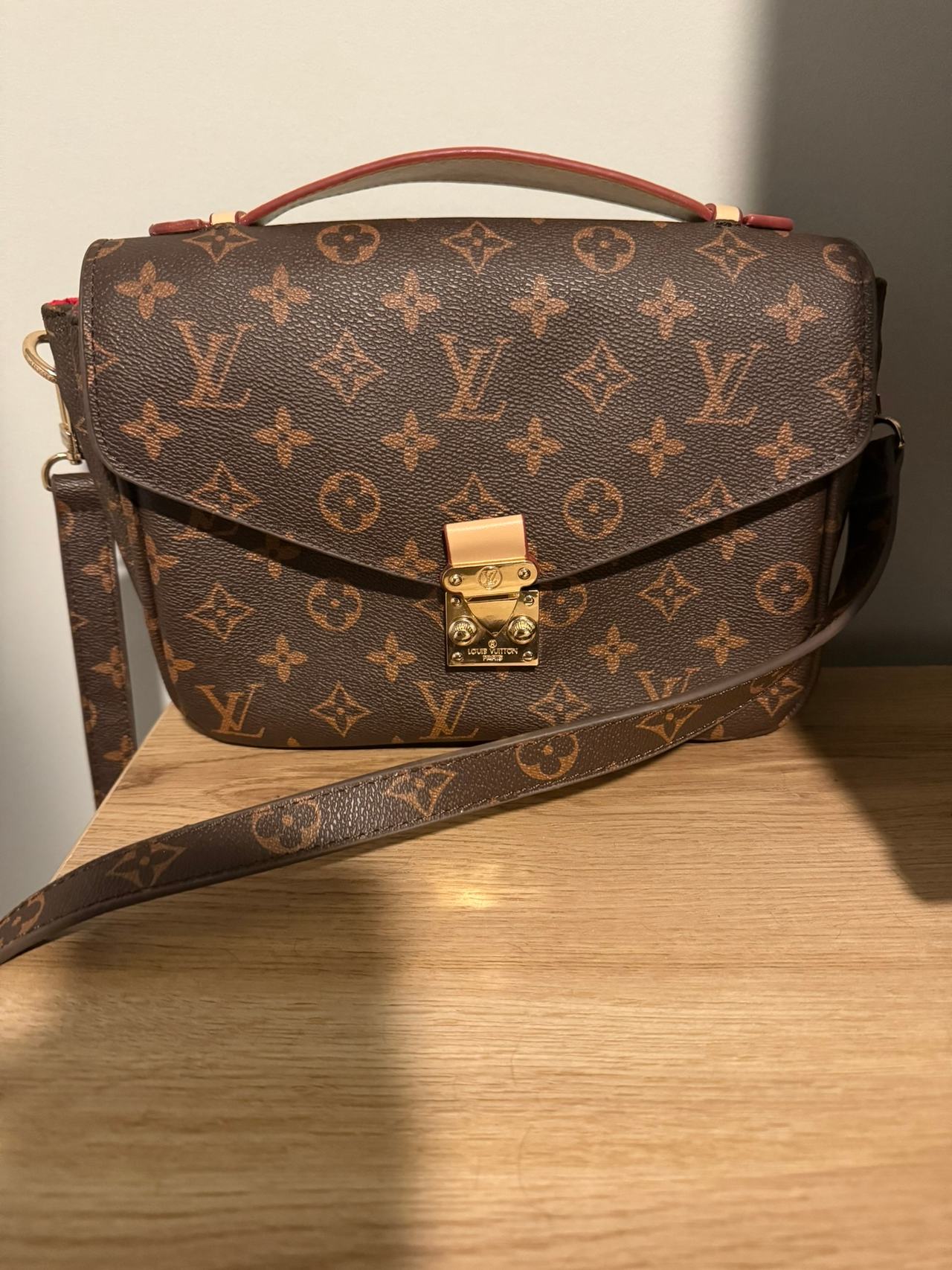 Louis Vuitton Pochette Métis