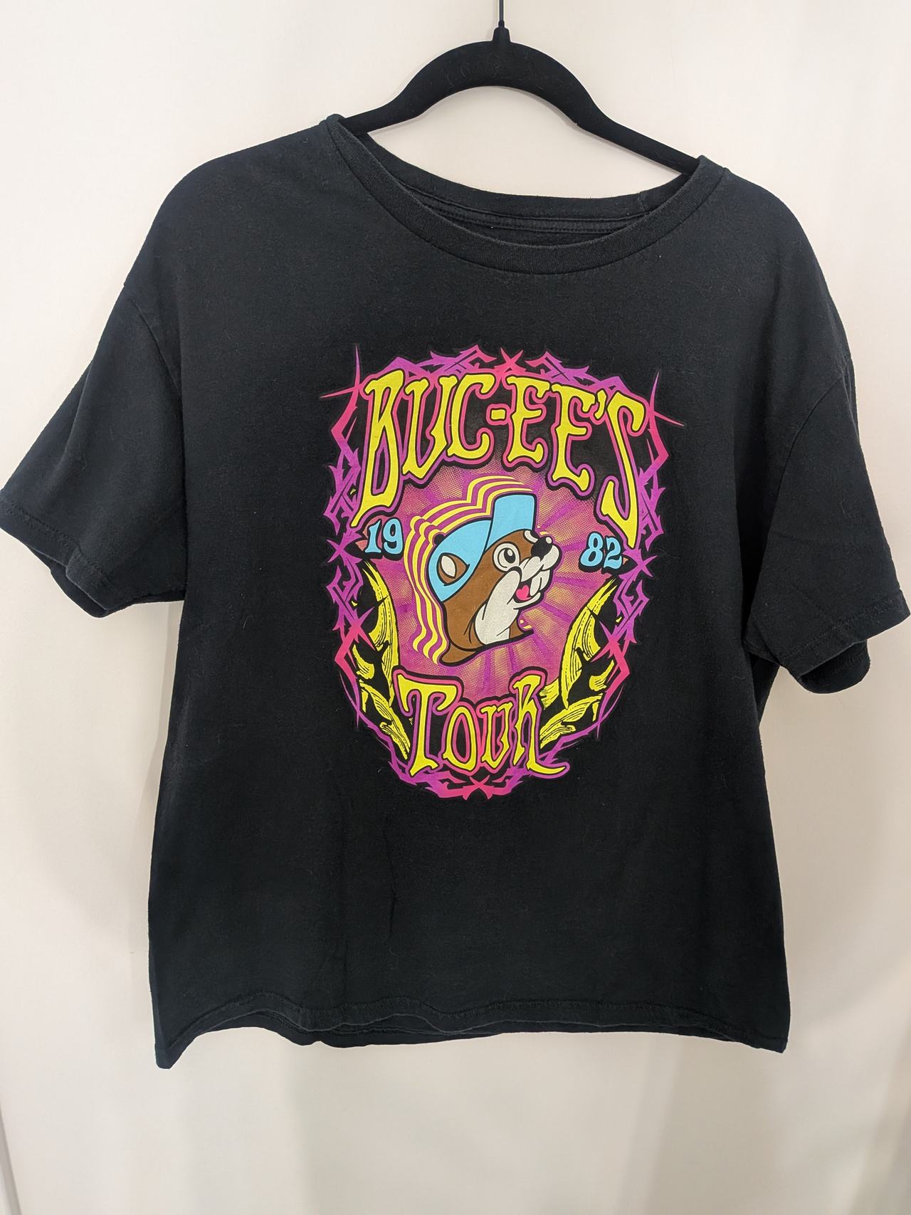 Buc-ee's 1982 Tour Graphic T-Shirt size Large