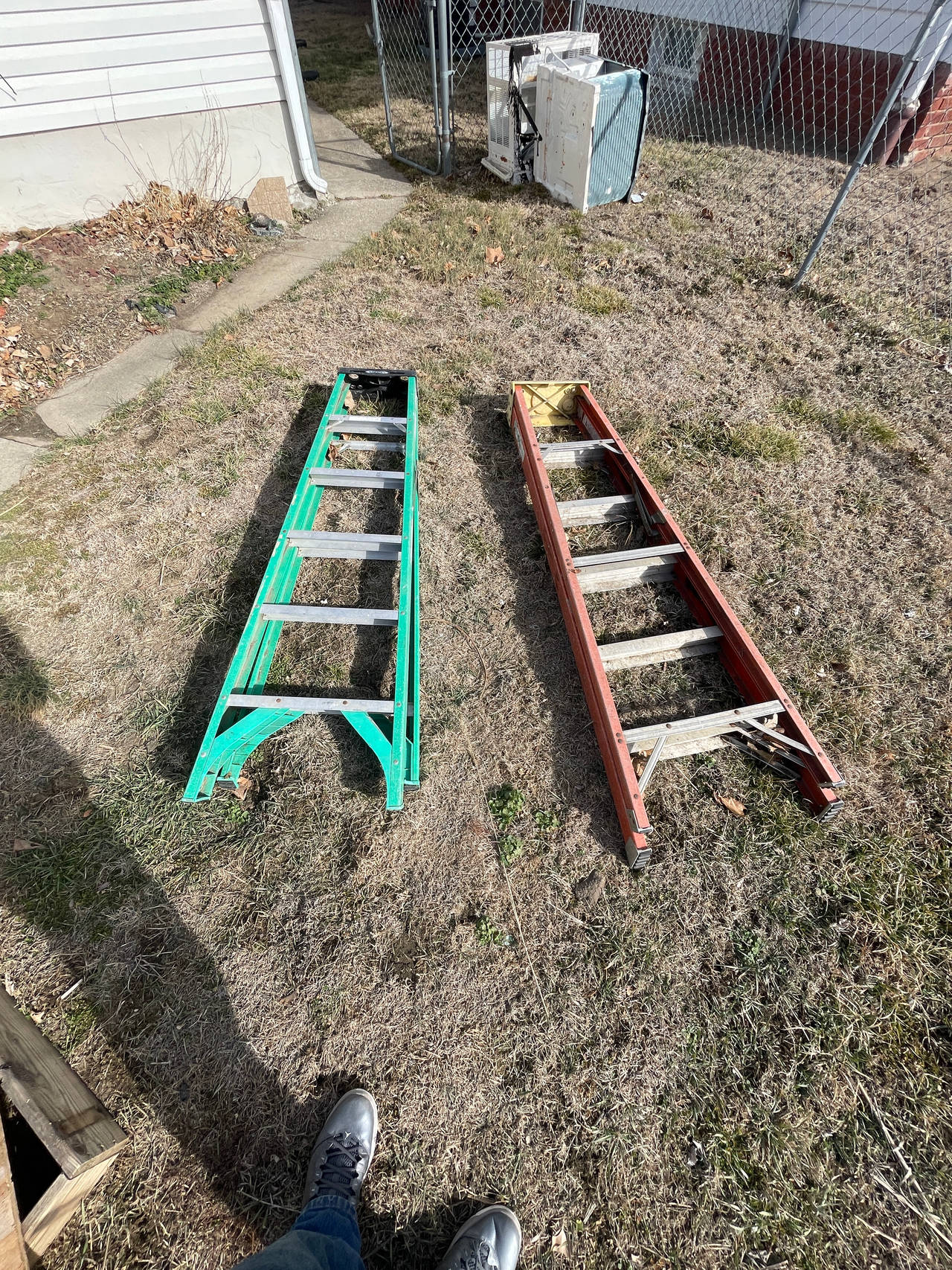 (2) Werner 6 ft. Fiberglass Step Ladders 60$ for both 30$ for 1.