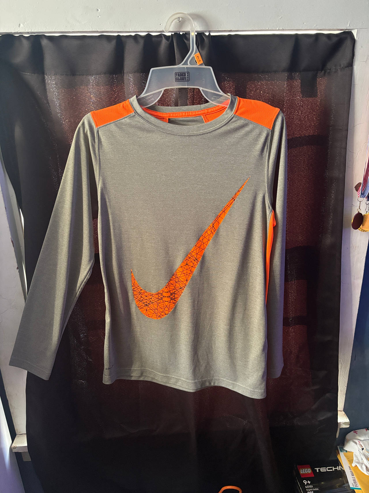 Nike Boys Dri-FIT Long Sleeve Graphic Training Shirt