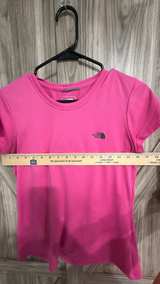 The North Face Women's Short Sleeve T-Shirt Pink Medium - Image 4