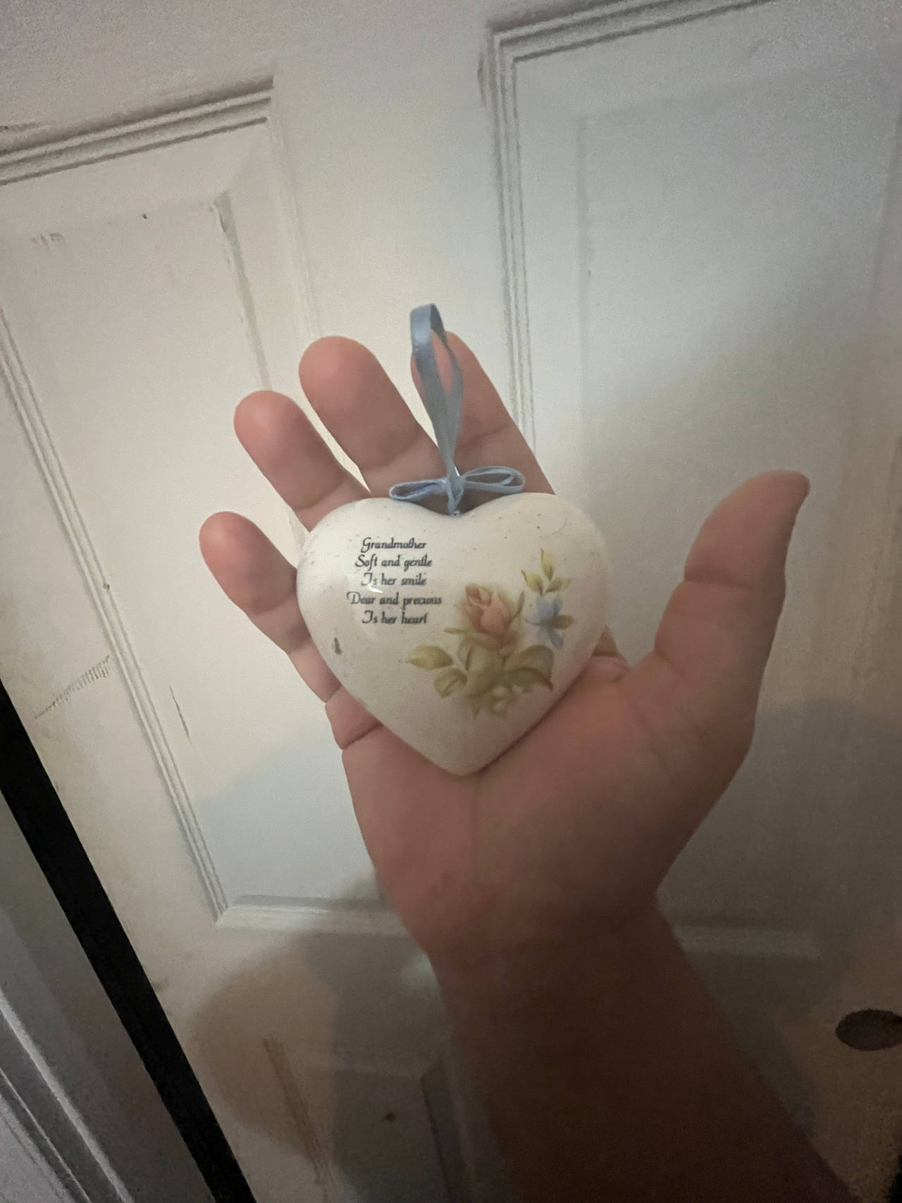 Heart-shaped Ceramic Grandmother Ornament
