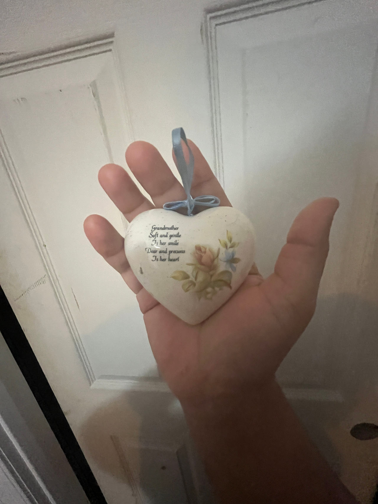 Heart-shaped Ceramic Grandmother Ornament