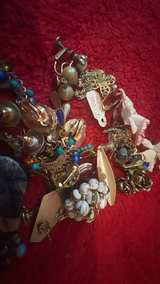 Vintage Costume earrings Jewelry Lot - Image 6