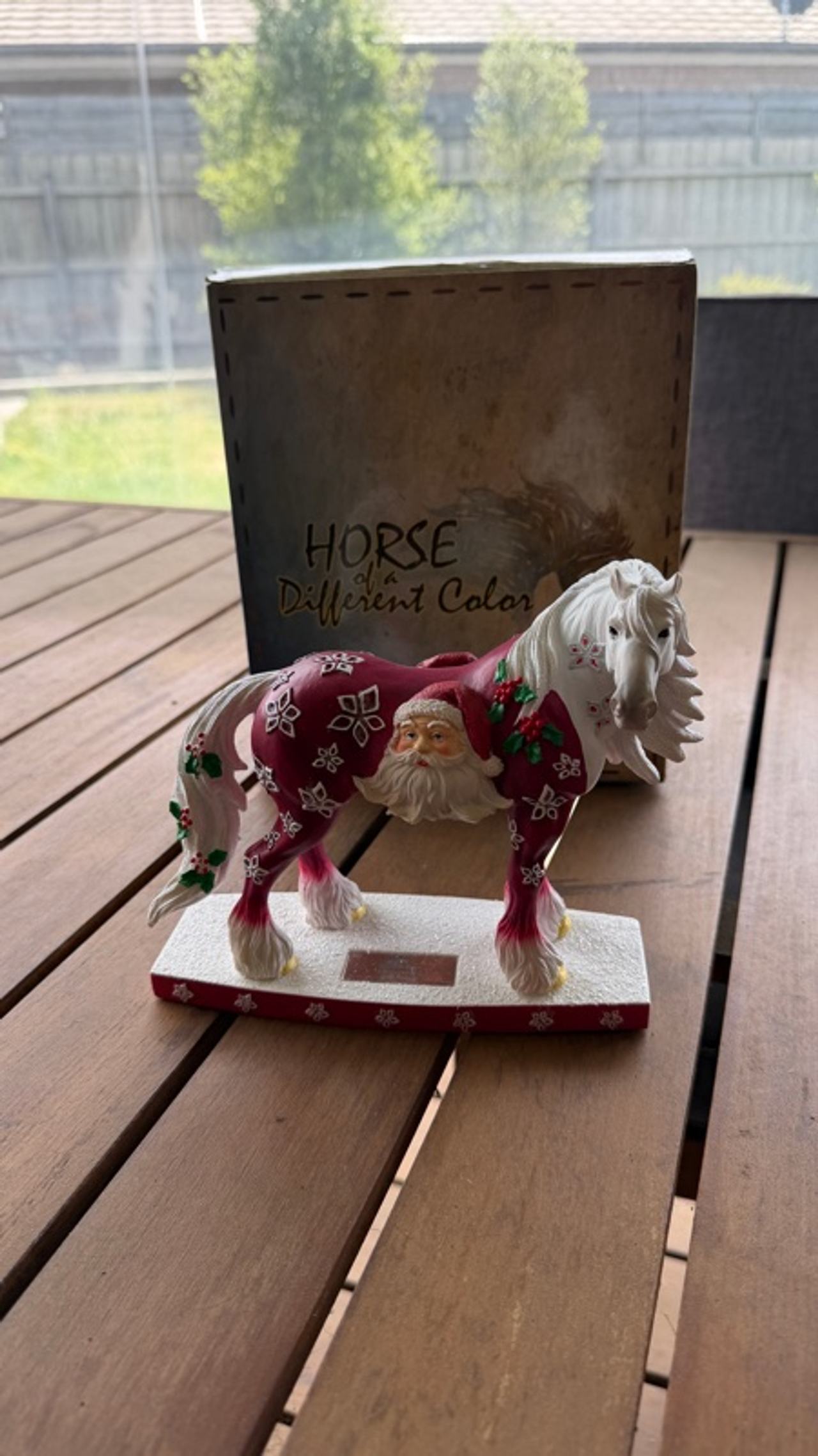 Horses of different colour  Santa clause 20610