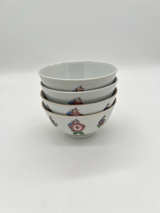4 Vintage Chinese Porcelain Rice Bowls Figural Medallion Gold Rim - Image 1