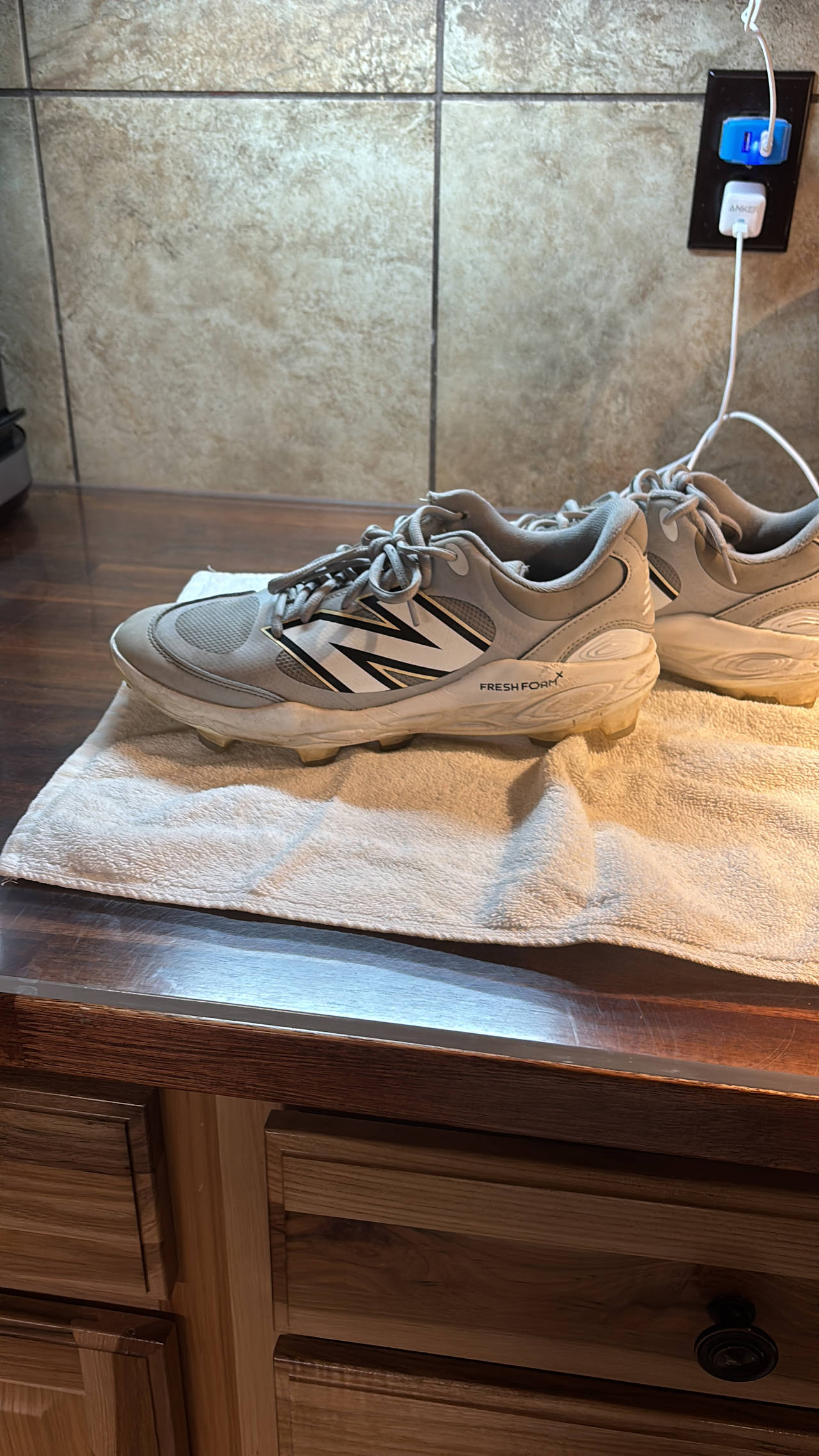 Men’s us size 9 New Balance Fresh Foam 3000 v6 TPU Cleats