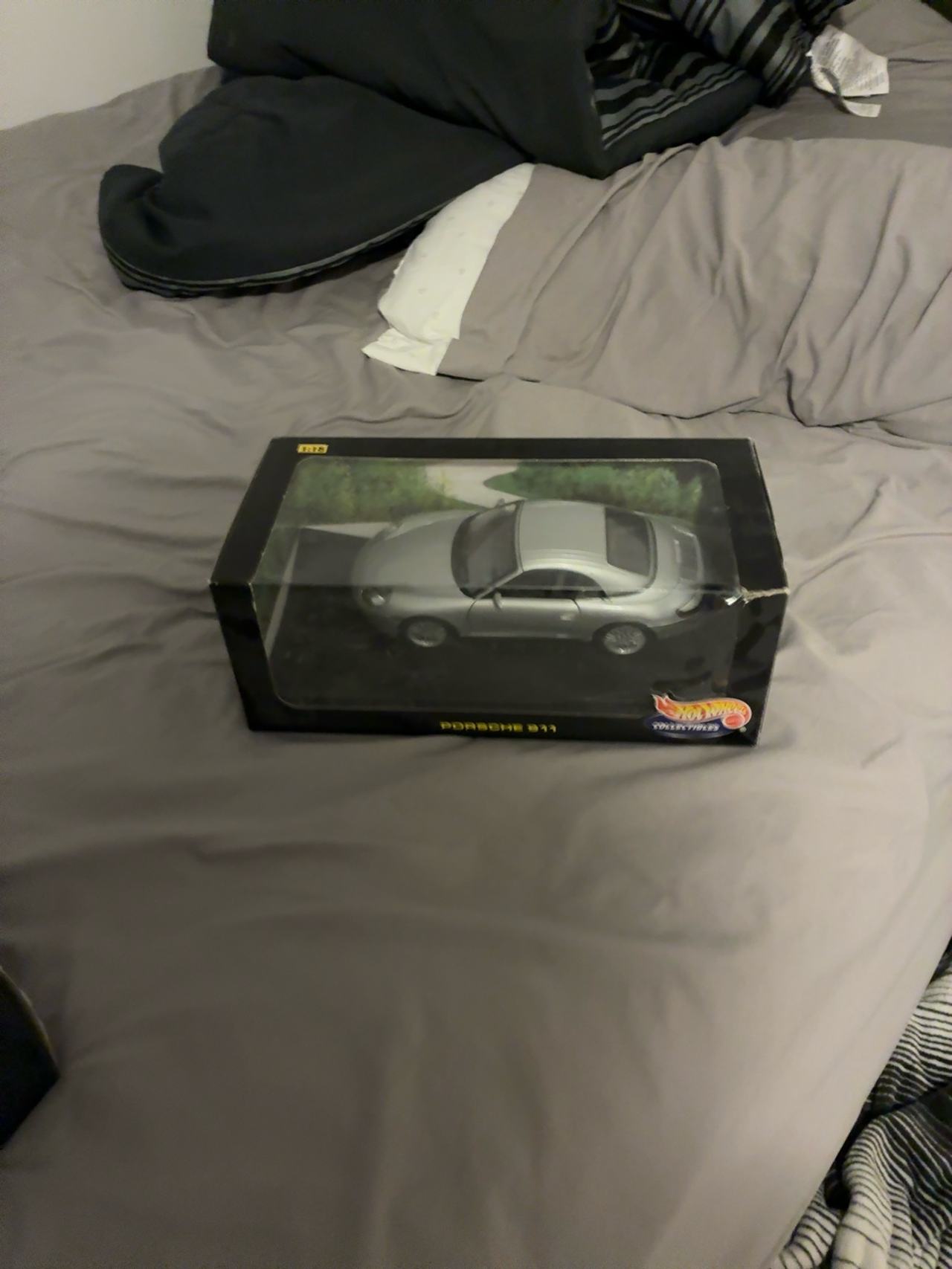 Hot Wheels Porsche 911 1:18 Scale Die-Cast Model Car