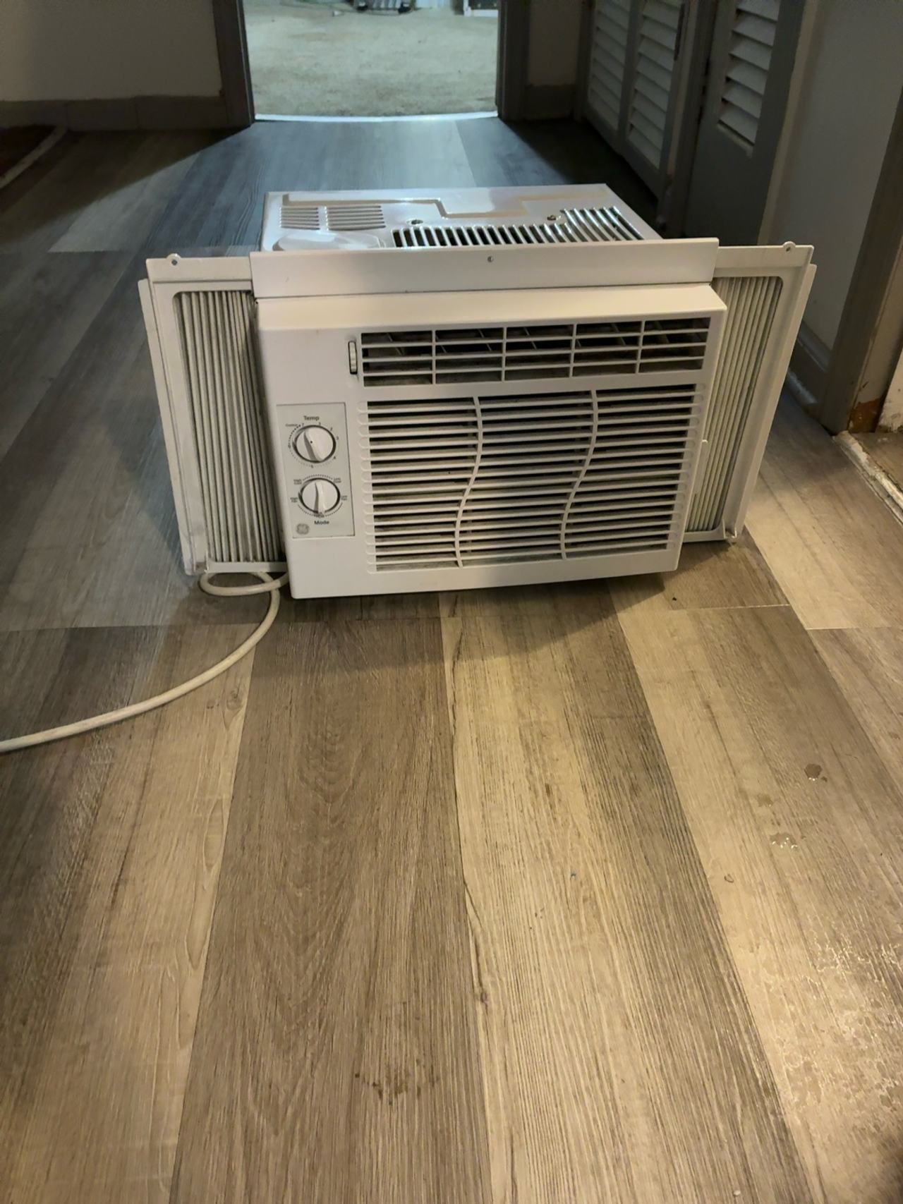 GE White Window Air Conditioner 5,000 BTU