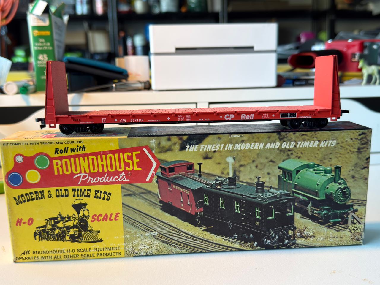 Roundhouse HO Scale CP Rail Bulkhead Flatcar 317187