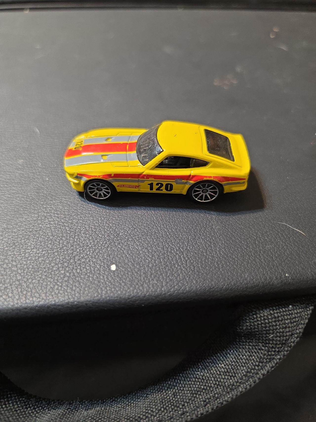 Hot Wheels Datsun 240Z (2014 HW Race)