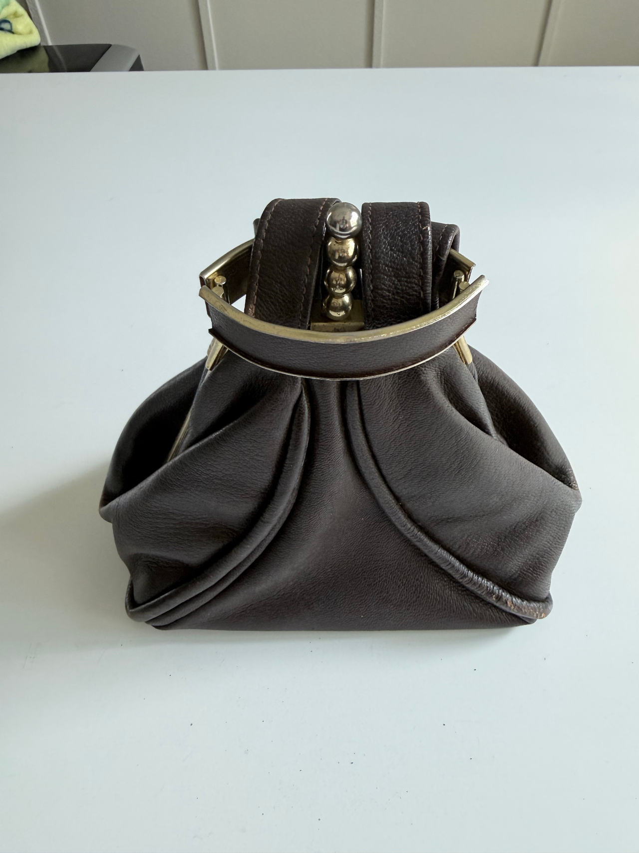 Vintage Brown Leather Kiss Lock Frame Bag
