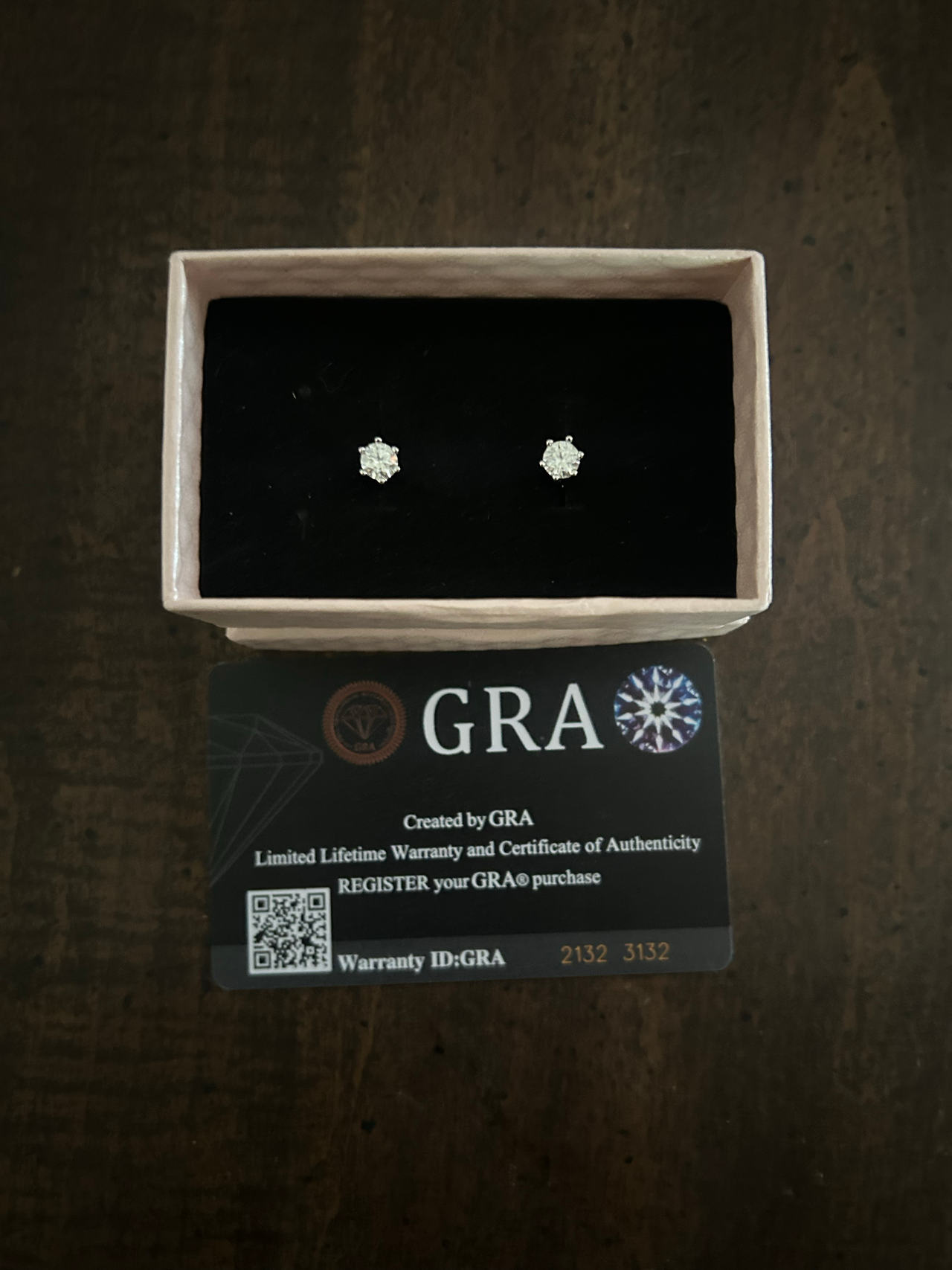 0.5ct Moissanite Stud Earrings With GRA certification papers and card +They pass