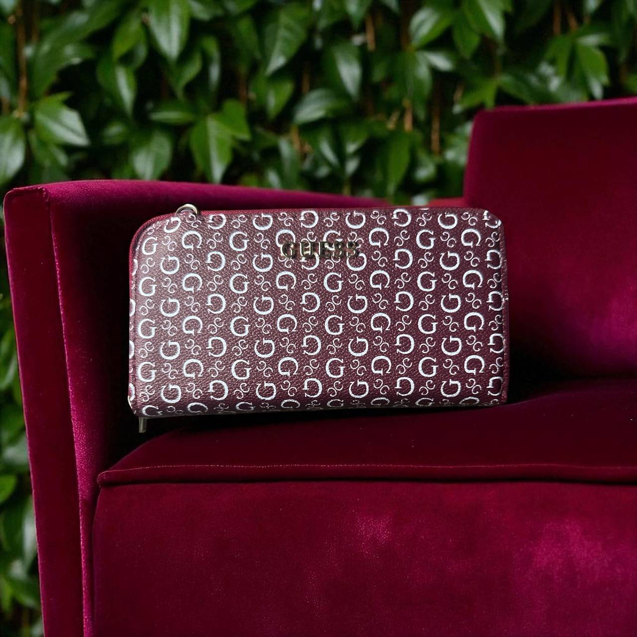 Guess Laurel Large Zip Around Wallet