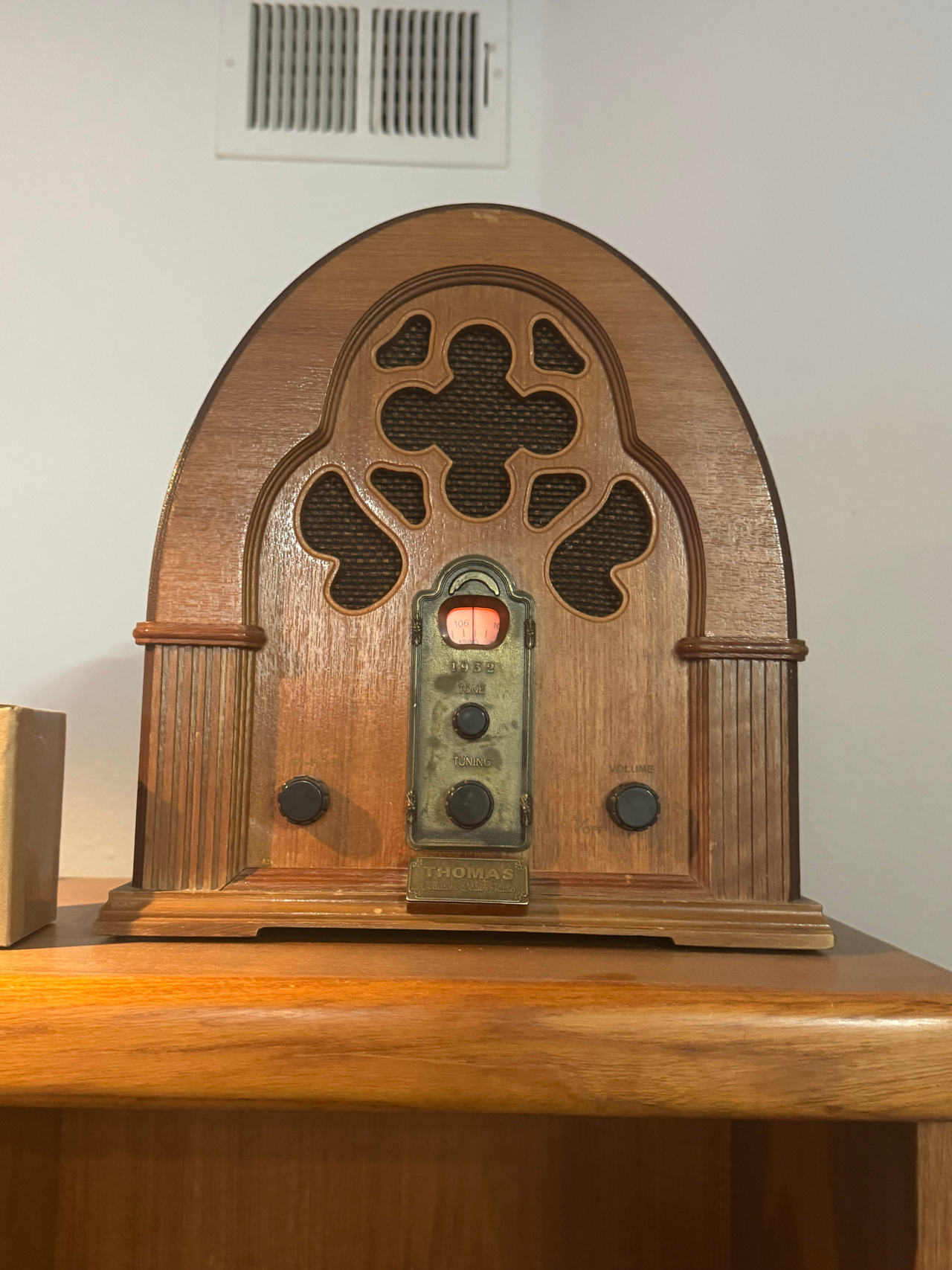 Thomas Collectors Edition Cathedral Radio