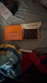 Louis Vuitton Monogram Multiple Wallet (I’m willing to negotiate) - Image 3