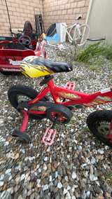 Huffy Disney Pixar Cars Lightning McQueen 12" Kids Bike - Image 5