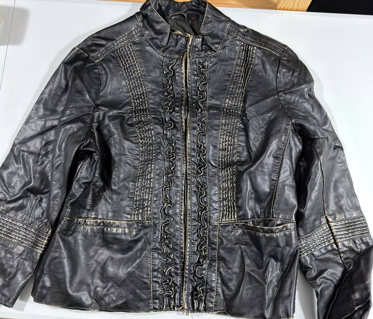 Women’s Black Leather Jacket XL Big Chill Vintage Style Ruffle Zip Up Cute Trend