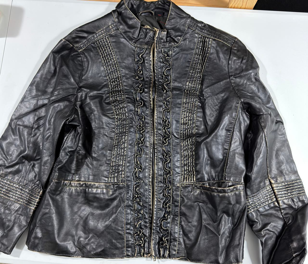 Women’s Black Leather Jacket XL Big Chill Vintage Style Ruffle Zip Up Cute Trend