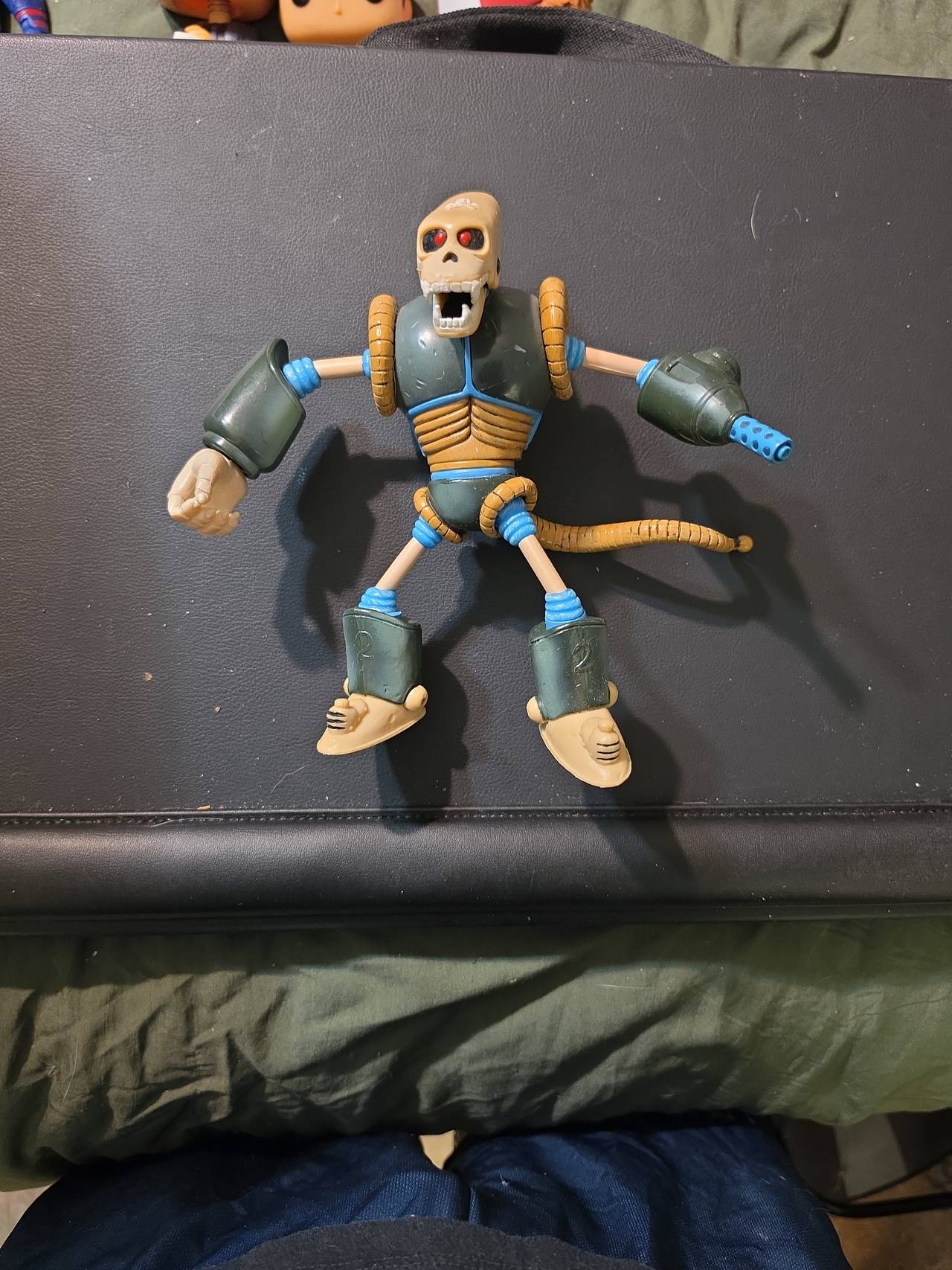 Kenner Small Soldiers Bonecrusher Action Figure