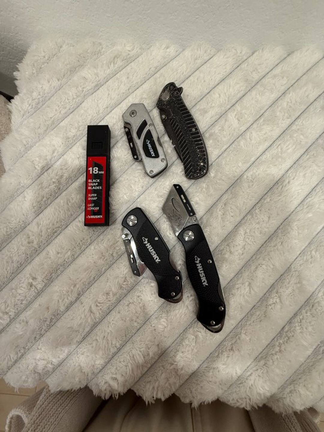 Husky Folding Utility Knife Set with Blades