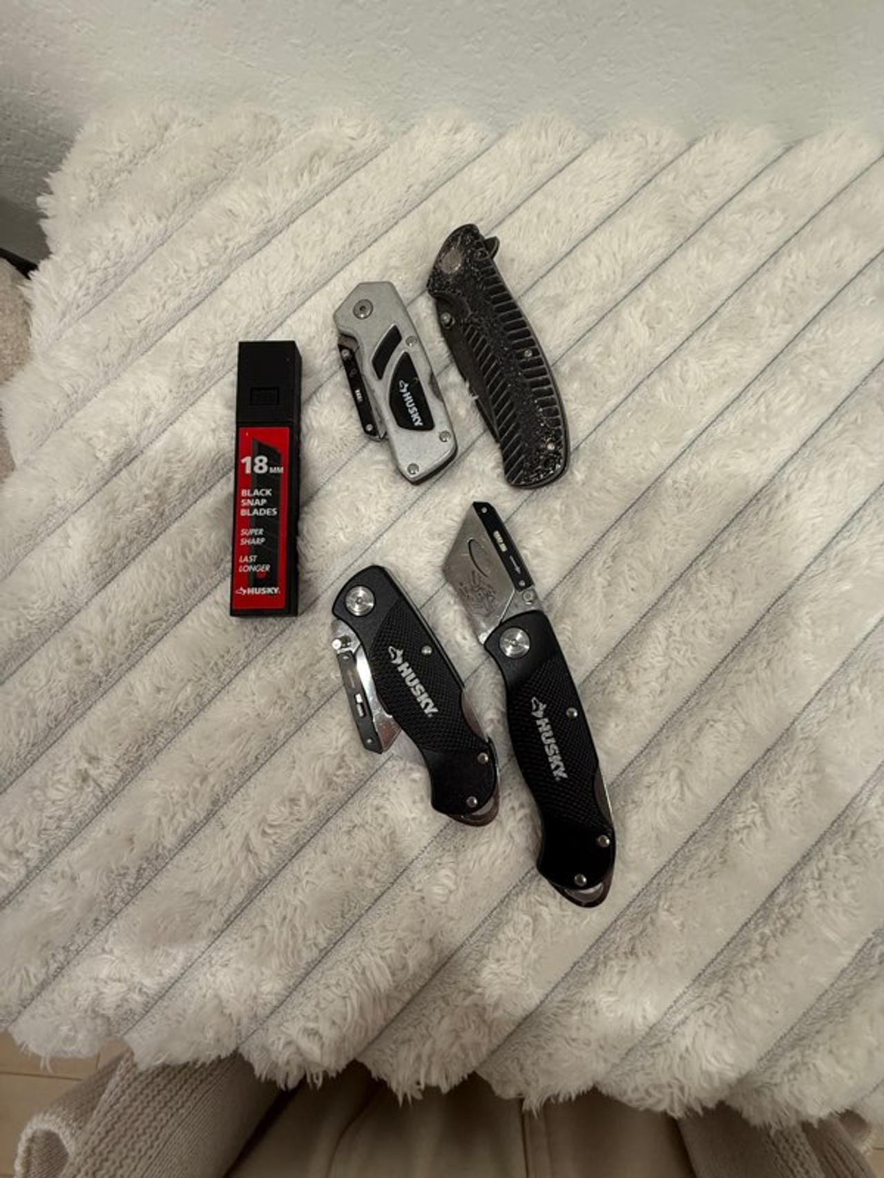 Husky Folding Utility Knife Set with Blades