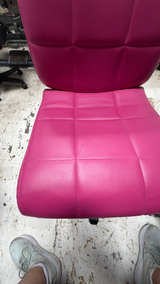Pemberly Row Pink Mid-Back Quilted Swivel Office Chair - Image 2