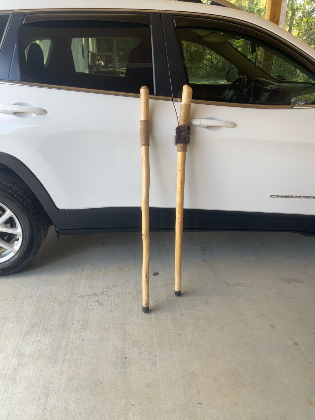 Kentucky Natura Wooden Walking Stick 55-inch