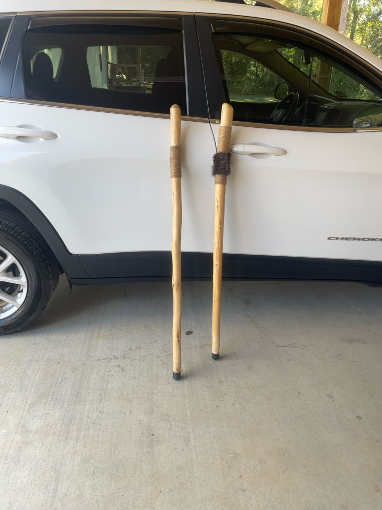 Kentucky Natura Wooden Walking Stick 55-inch