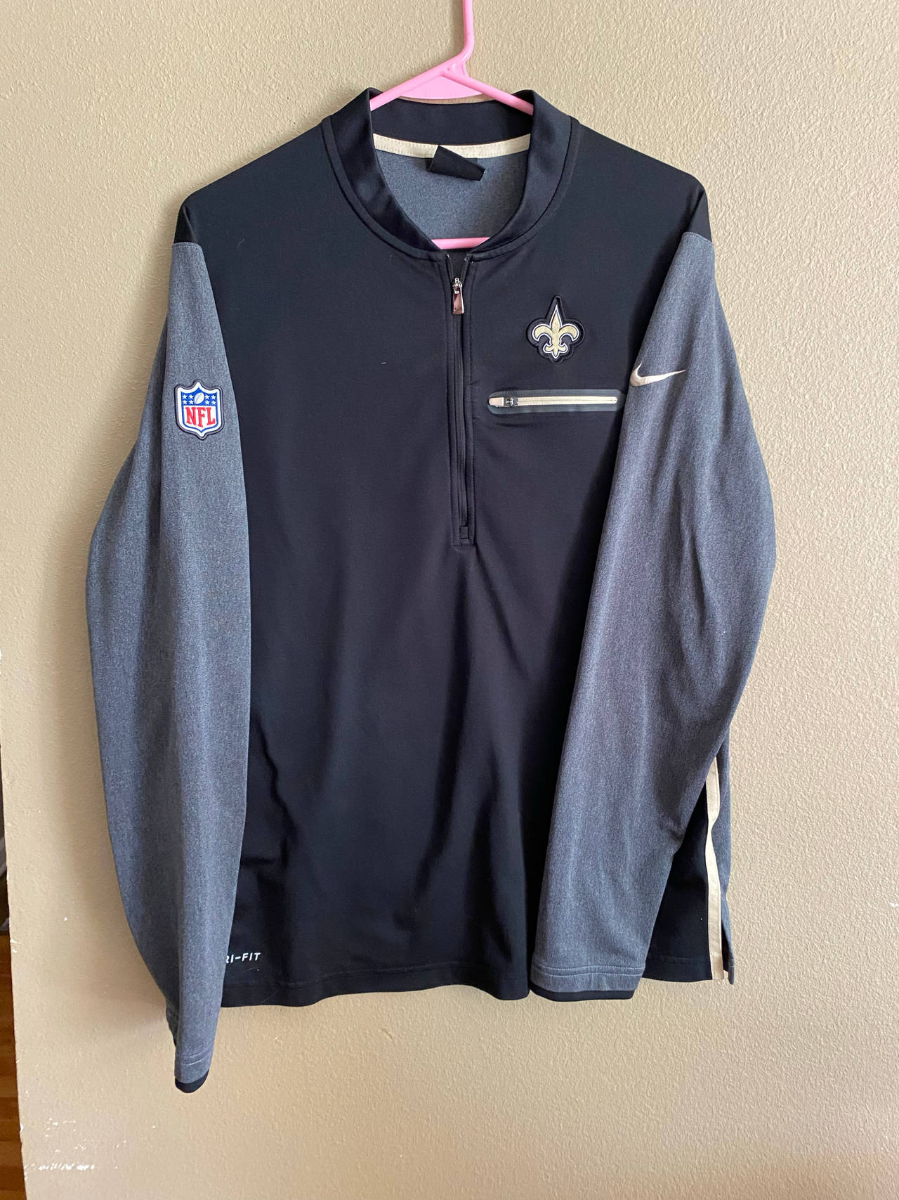 Medium Nike New Orleans Saints Dri-FIT Half-Zip Pullover