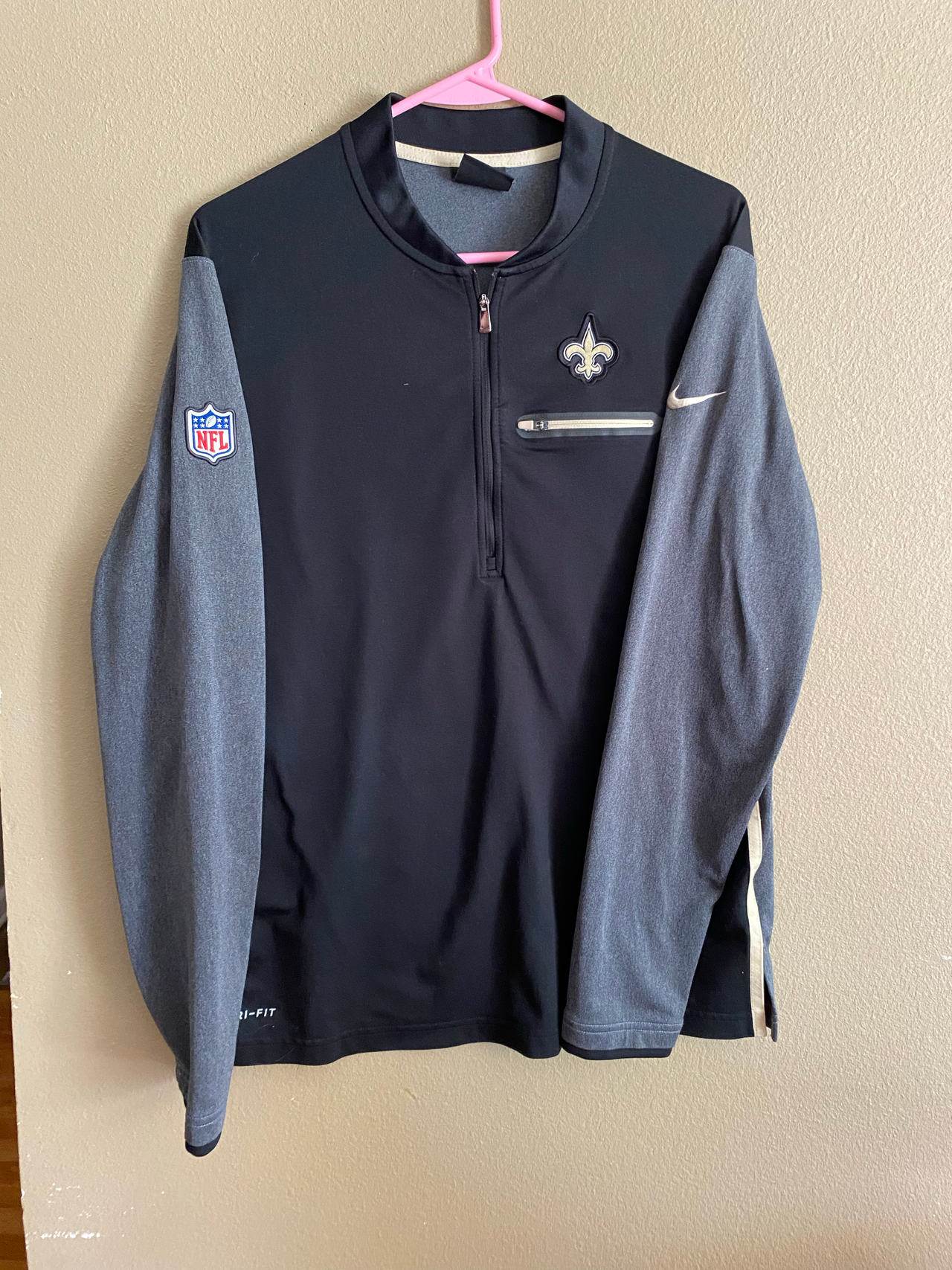 Medium Nike New Orleans Saints Dri-FIT Half-Zip Pullover