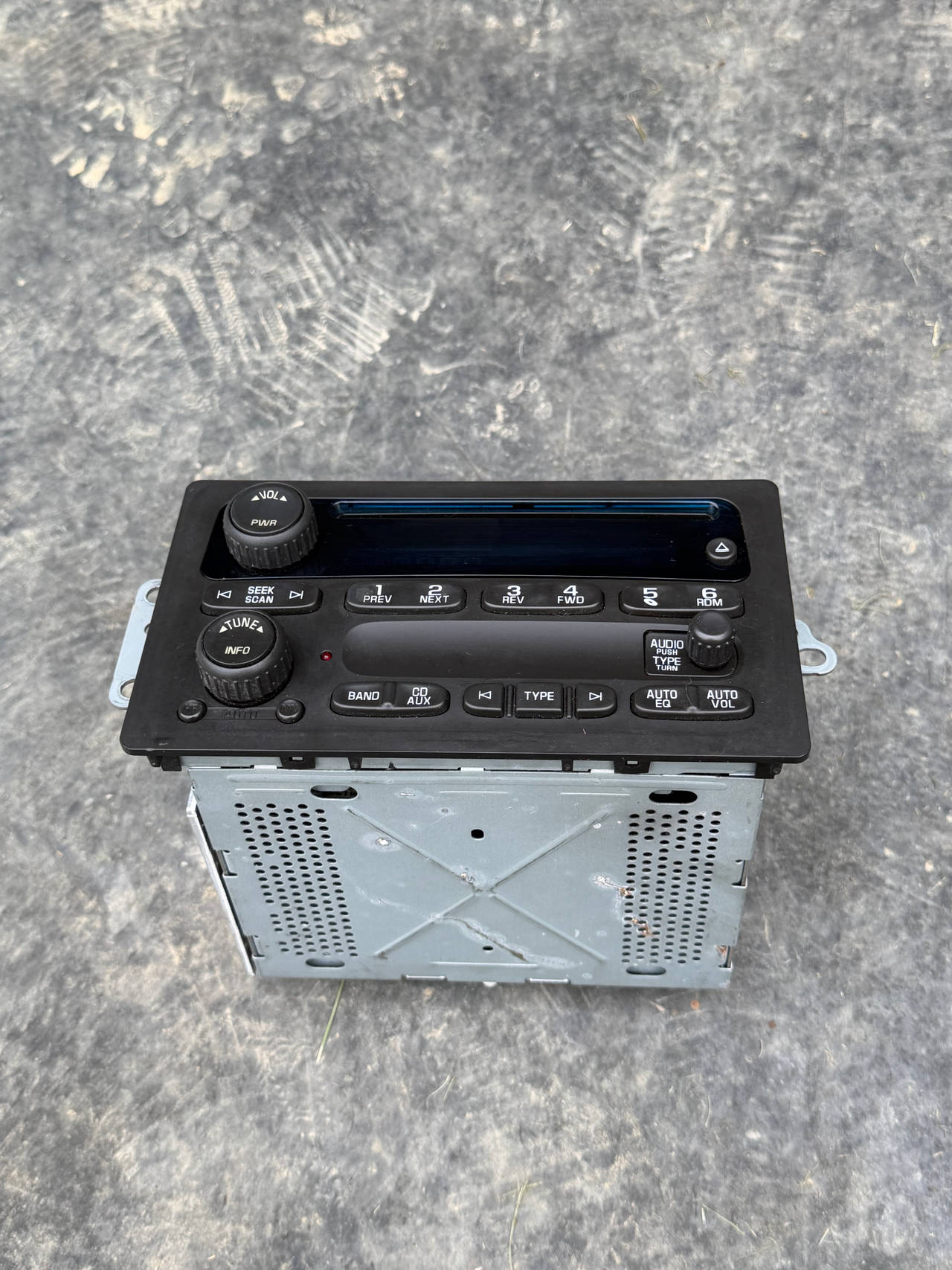GM Factory AM/FM CD Player Radio