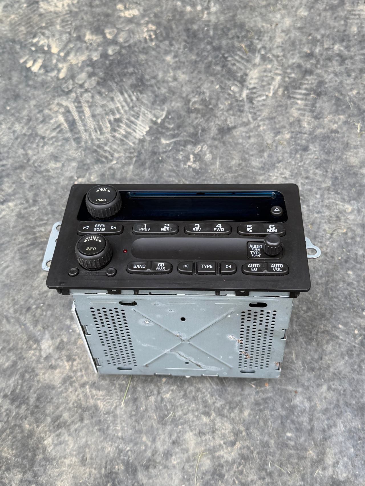 GM Factory AM/FM CD Player Radio